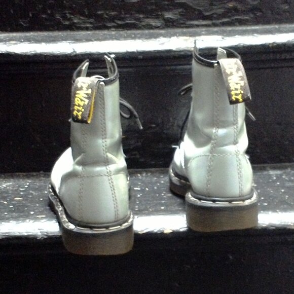 Dr. Martens Pearlescent Irridescent Grey silver womens 8 eyelet boots mens 6 - Picture 8 of 9